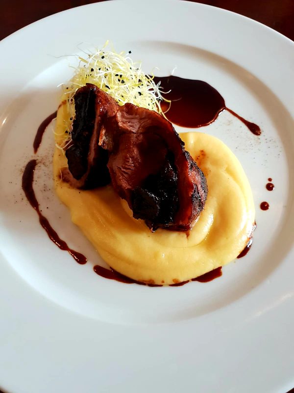 Schweinsfilet mit Dörrzwetschken gefüllt - Wildenauer&amp;#39;s
